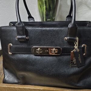 Coach swagger 27 carryall